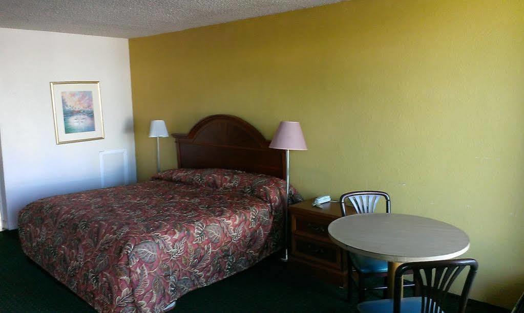 Budget Inn - Palatka Zewnętrze zdjęcie